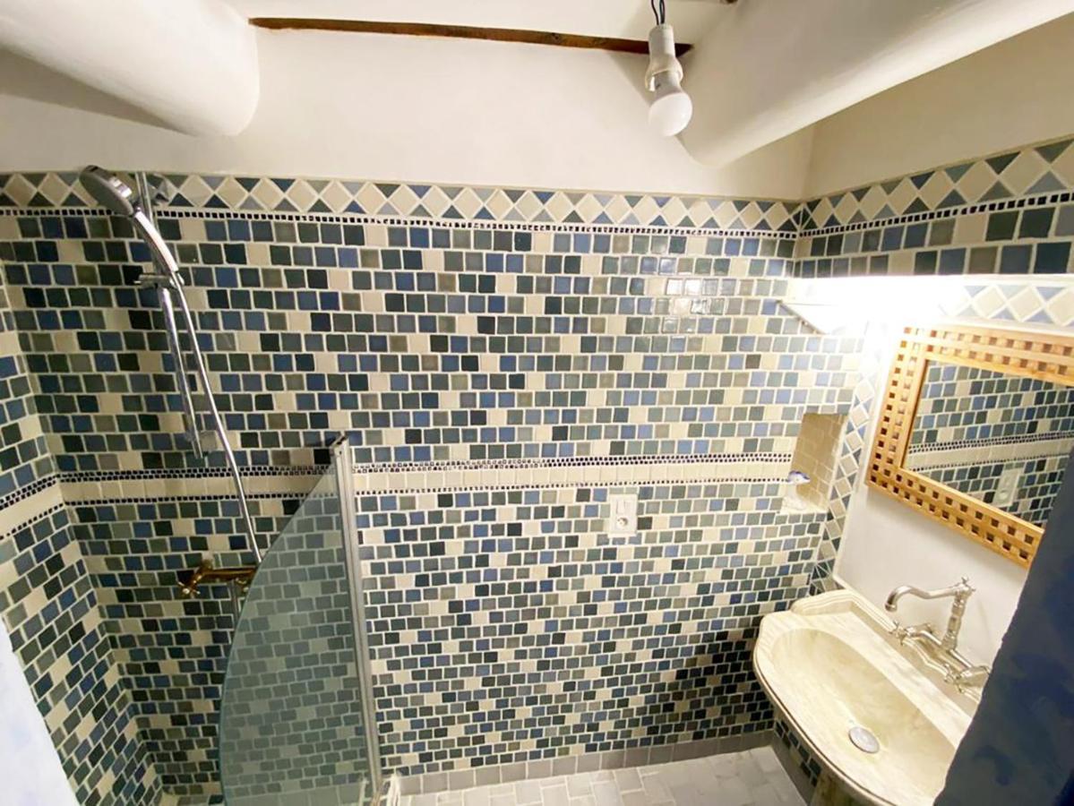 Maison D'Hotes, Superbe Et Spacieuse ,Dans Un Cadre Charmant Calme Et Verdoyant แปร์นส์-เลส์-ฟงแตนส์ ภายนอก รูปภาพ