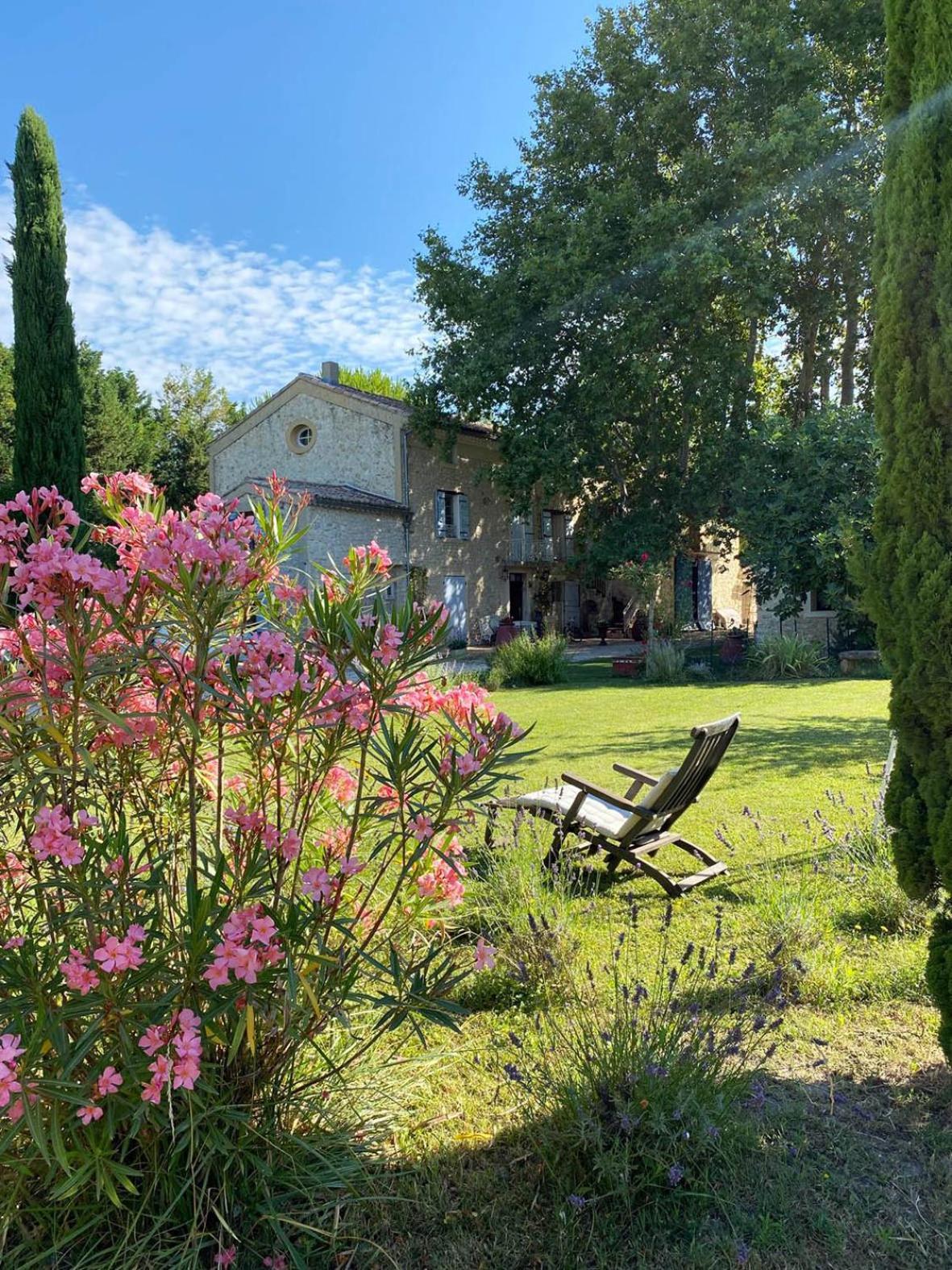 Maison D'Hotes, Superbe Et Spacieuse ,Dans Un Cadre Charmant Calme Et Verdoyant แปร์นส์-เลส์-ฟงแตนส์ ภายนอก รูปภาพ